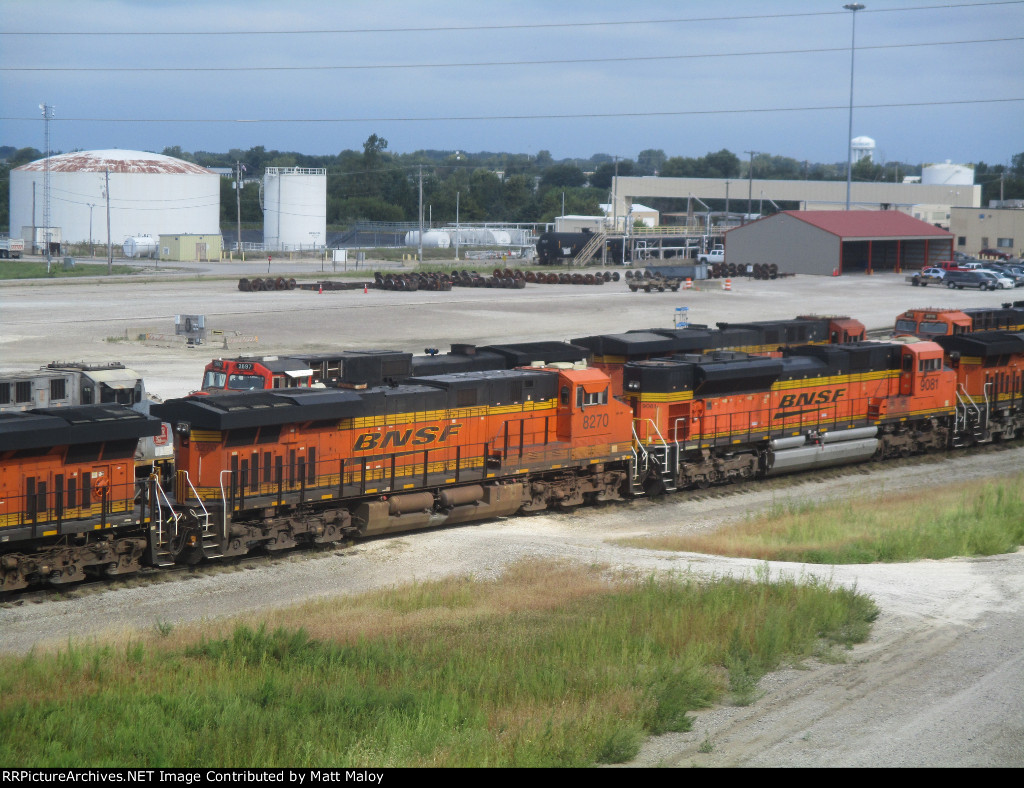 BNSF 8270